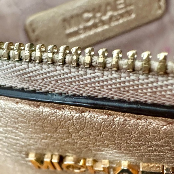 Michael Kors Large Gold Leather Wristlet - Picture 1 of 8
